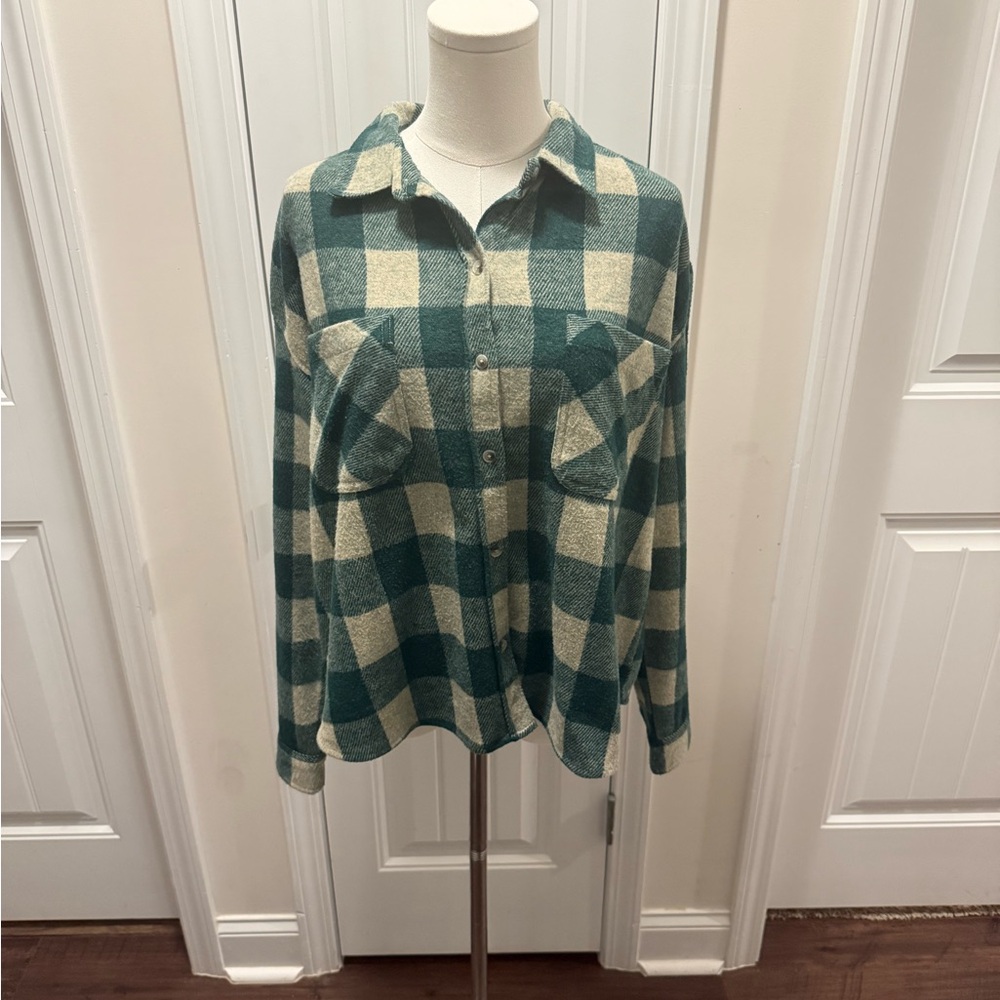 Beachlunchlounge Green and Cream Plaid Shirt